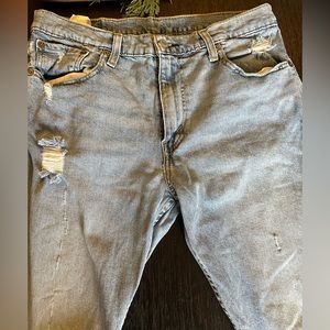 Levi’s distressed mens jeans, size 33x32. Mint condition